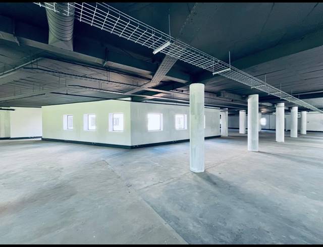 2,200M² OFFICE TO LET IN VORNA VALLEY